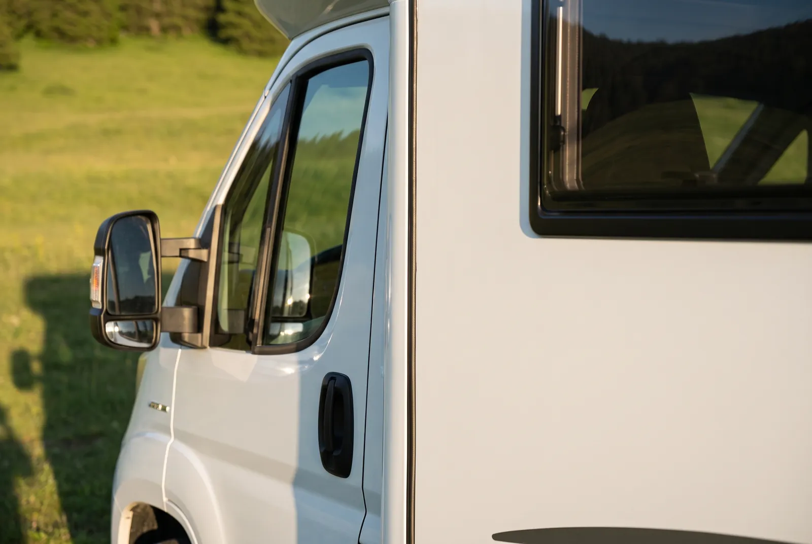 Detail van een Hymer Halfintegraal